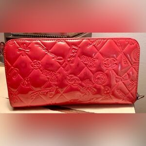 CHANEL Lucky Charm Patent Leather Long Zip Wallet